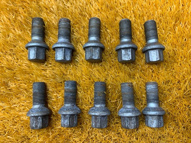 болт колесный, 2000 рублей, Красноярск