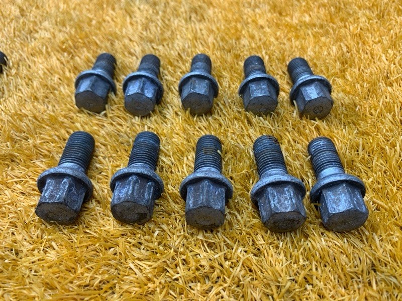 болт колесный, 2000 рублей, Красноярск