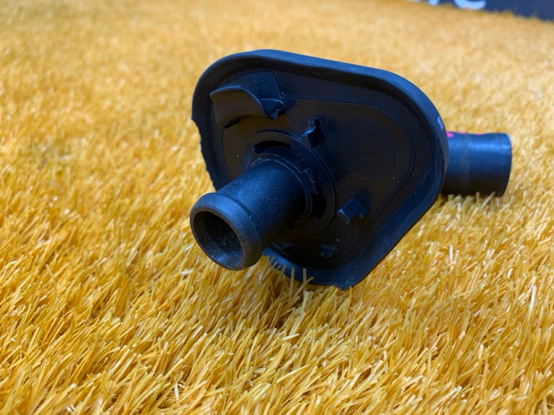 Патрубок системы охлаждения, 1000 рублей, Красноярск