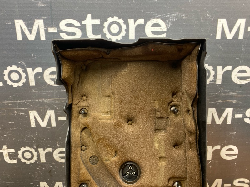 крышка двигателя, 2000 рублей, Красноярск