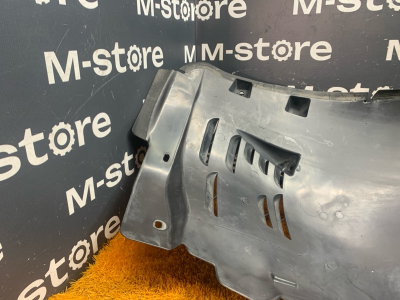 подкрылок, 3000 рублей, Красноярск