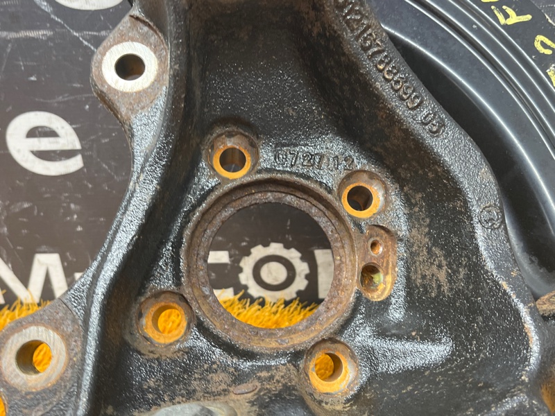 кулак поворотный, 2000 рублей, Красноярск