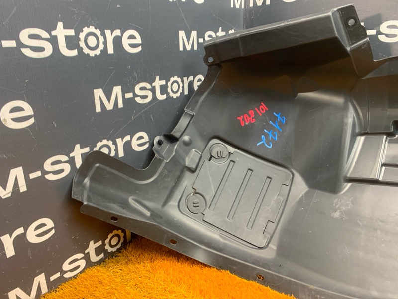 подкрылок, 4000 рублей, Красноярск