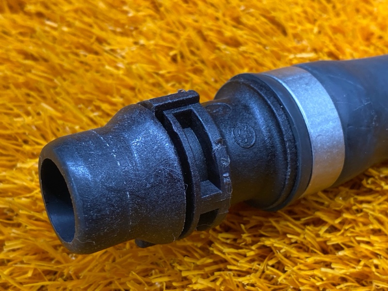 Патрубок системы охлаждения, 1000 рублей, Красноярск