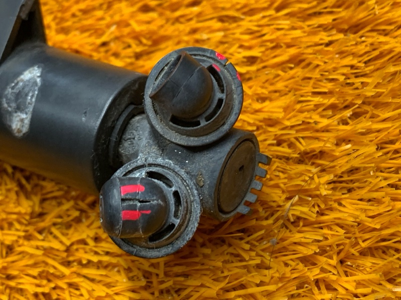 Форсунка омывателя фары, 1000 рублей, Красноярск