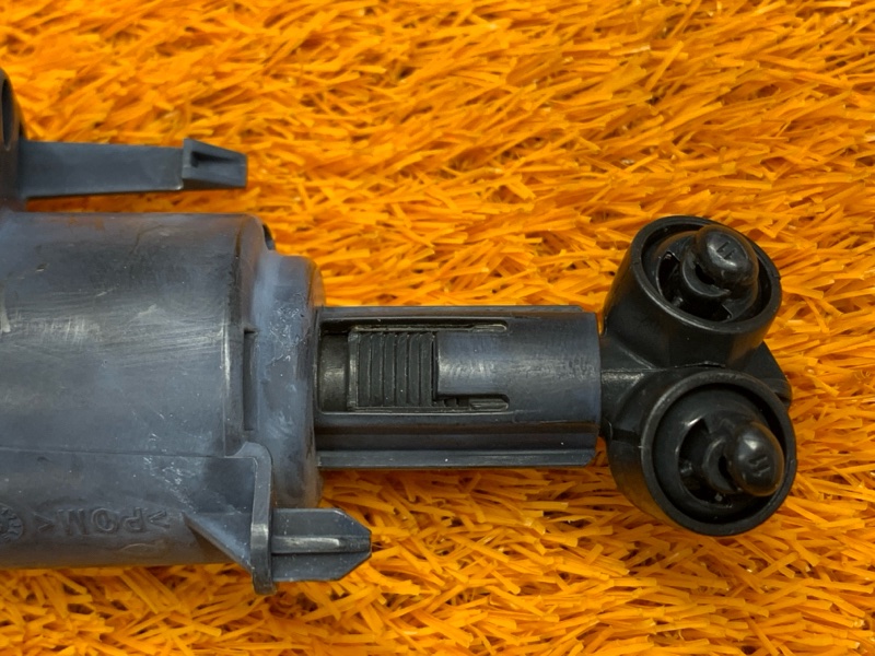 Форсунка омывателя фары, 1000 рублей, Красноярск