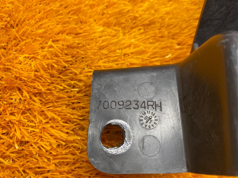 крепление бампера, 500 рублей, Красноярск