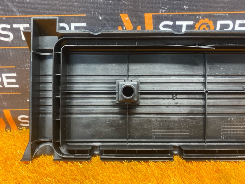 крышка двигателя, 1000 рублей, Красноярск