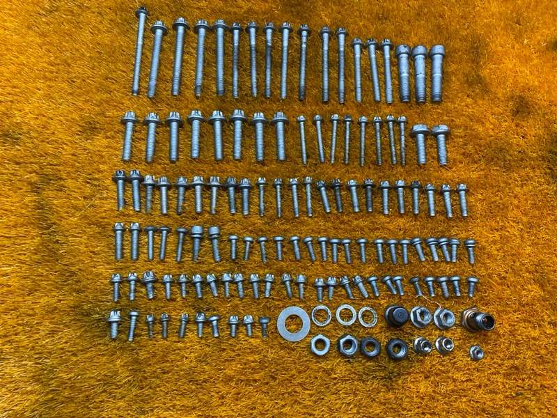 Болты и гайки ДВС, 800 рублей, Красноярск