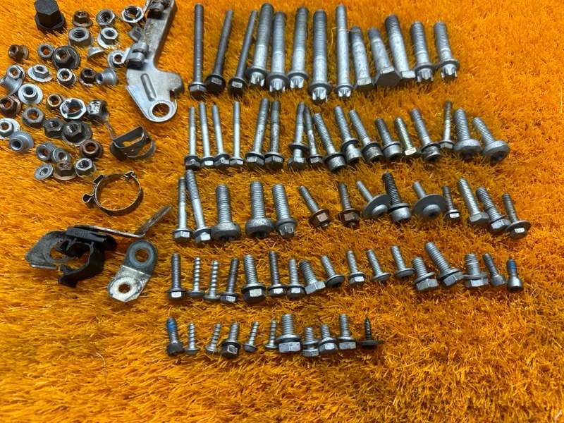 Болты и гайки ДВС, 800 рублей, Красноярск