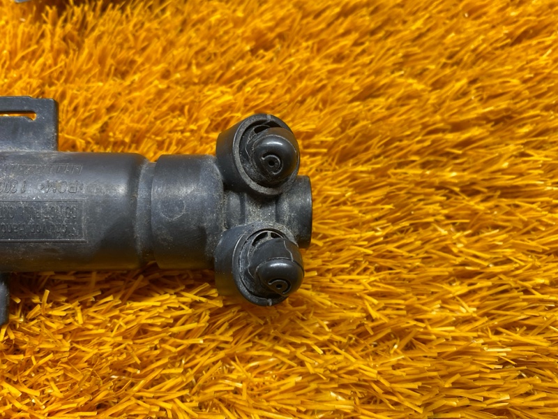 Форсунка омывателя фары, 1000 рублей, Красноярск