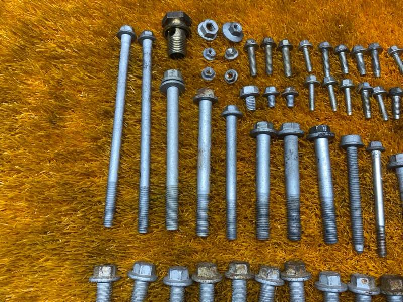 Болты и гайки ДВС, 900 рублей, Красноярск