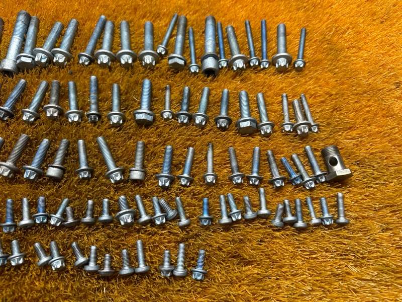 Болты и гайки ДВС, 800 рублей, Красноярск