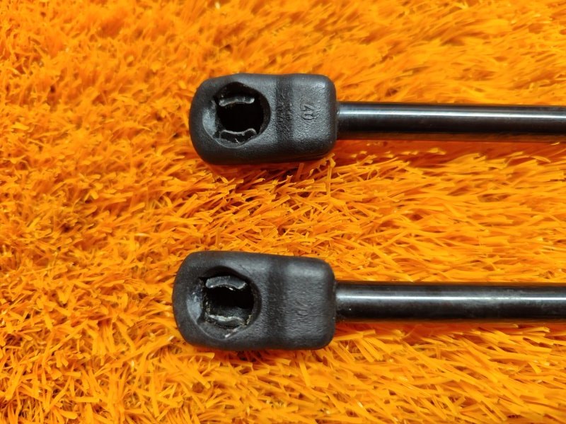 амортизатор капота, 500 рублей, Красноярск