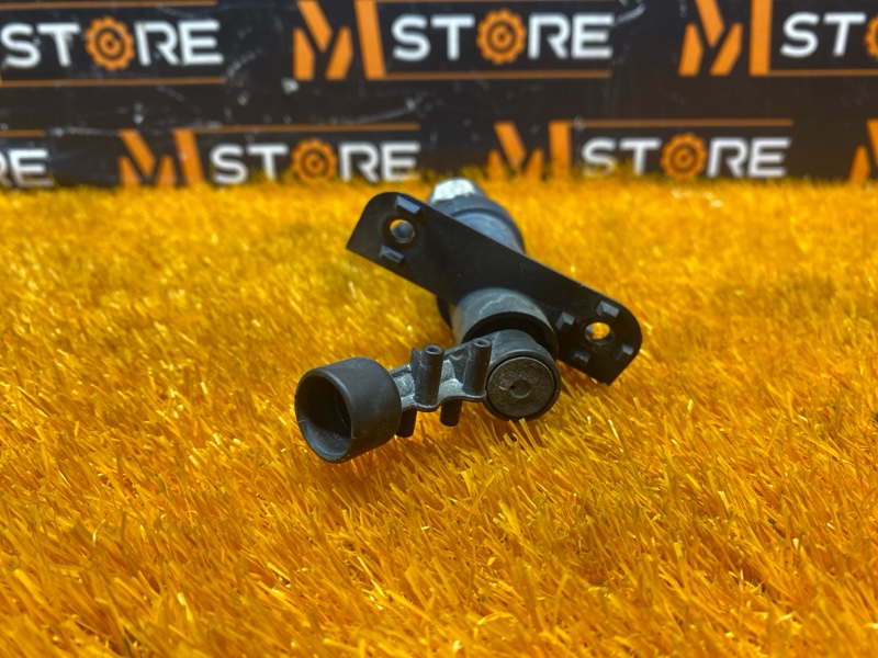 Форсунка омывателя фары, 1000 рублей, Красноярск