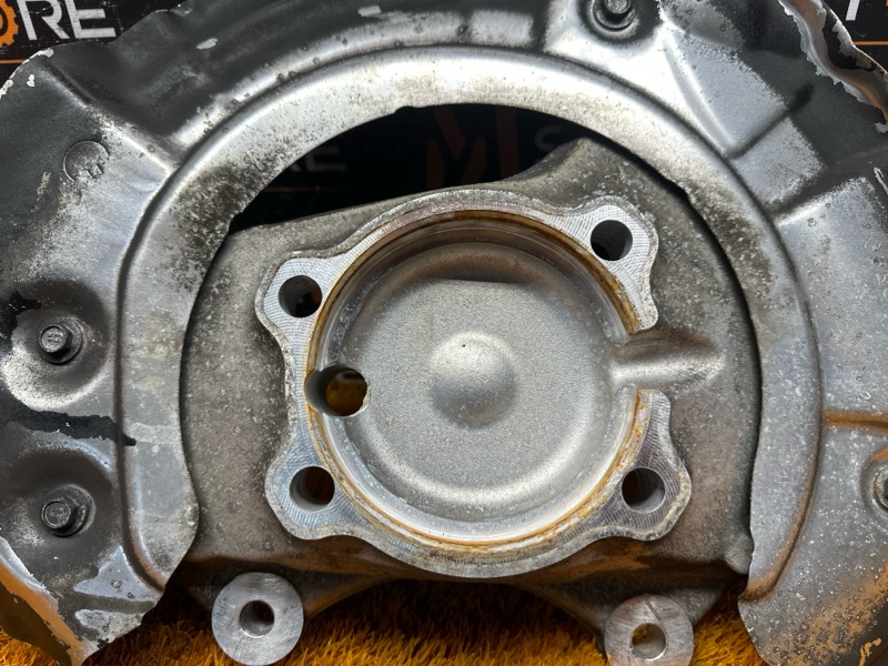 кулак поворотный, 1000 рублей, Красноярск