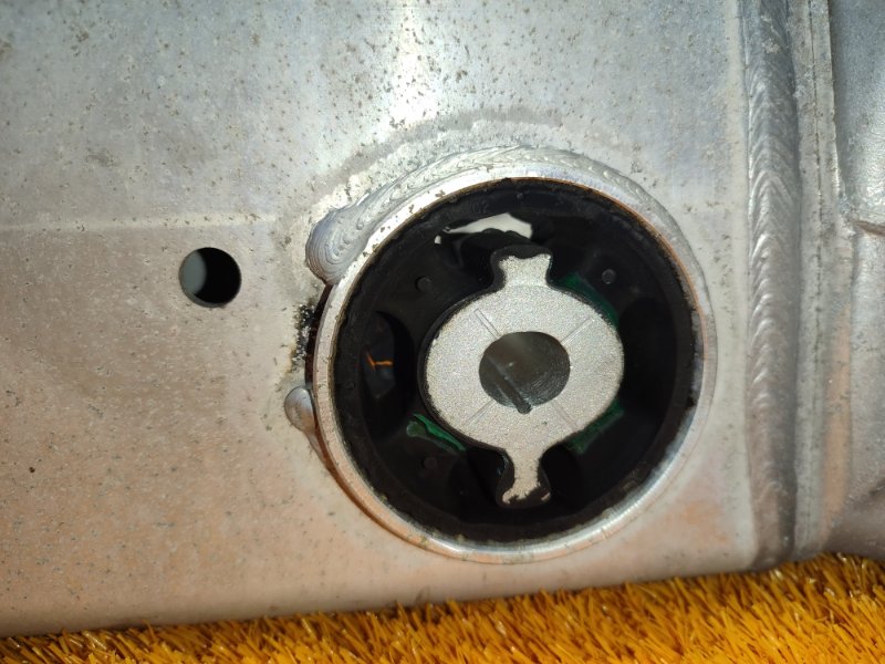 Балка поперечная (подрамник), 2000 рублей, Красноярск