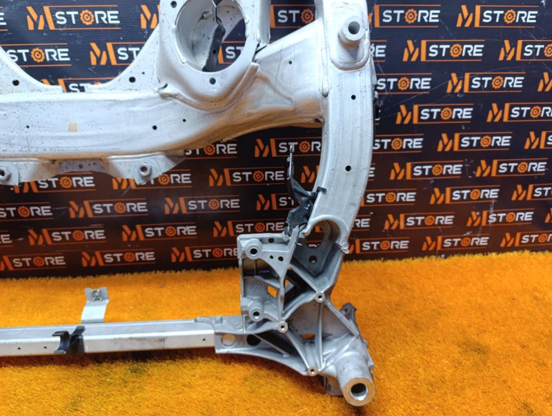 Балка поперечная (подрамник), 4090 рублей, Красноярск