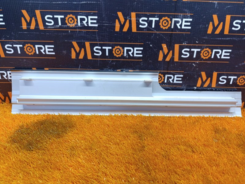 Накладка на порог салона, 360 рублей, Красноярск