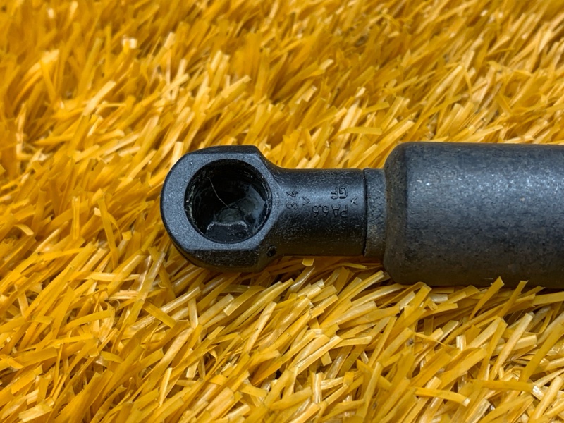 амортизатор капота, 700 рублей, Красноярск