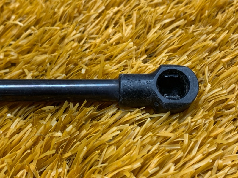 амортизатор капота, 700 рублей, Красноярск