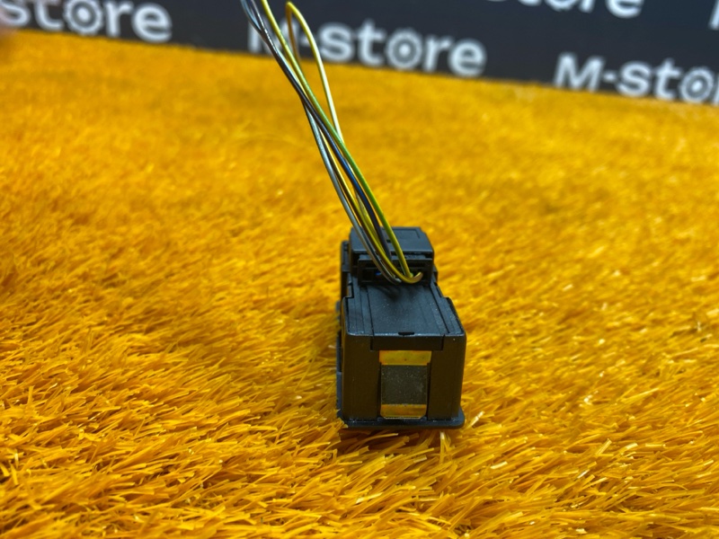 Кнопка люка, 300 рублей, Красноярск