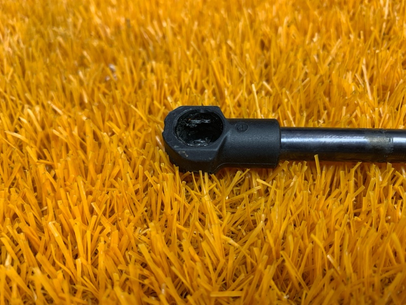 Амортизатор стекла багажника, 500 рублей, Красноярск