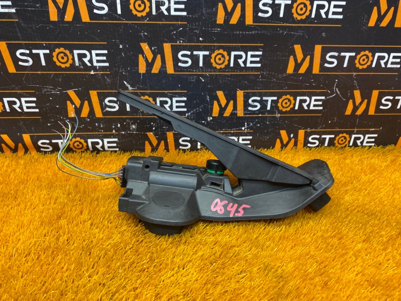 педаль газа, 1000 рублей, Красноярск