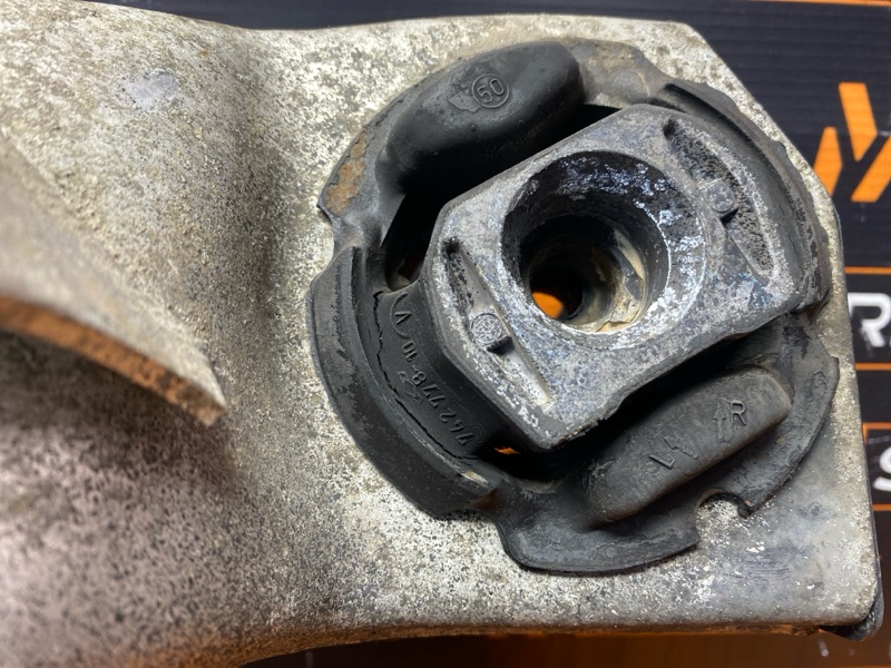 Балка поперечная (подрамник), 1240 рублей, Красноярск