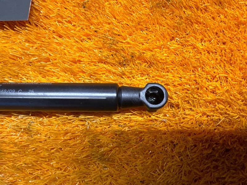 Амортизатор пола багажника, 900 рублей, Красноярск