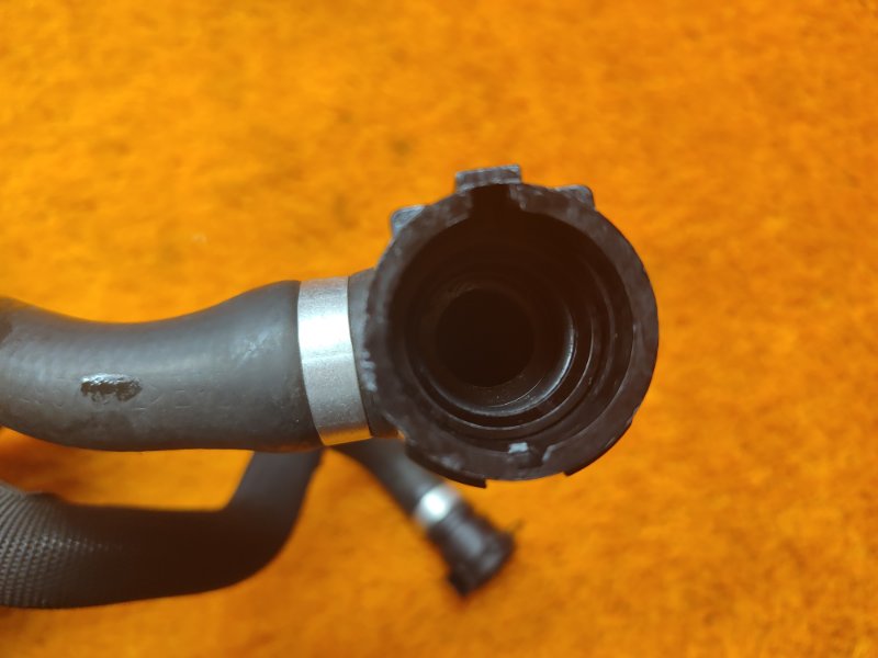 Патрубок системы охлаждения, 1000 рублей, Красноярск