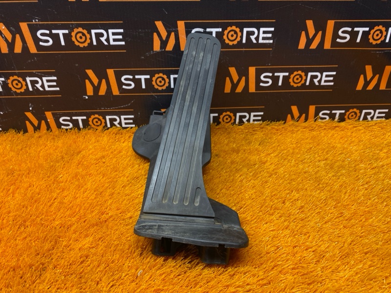 педаль газа, 1000 рублей, Красноярск