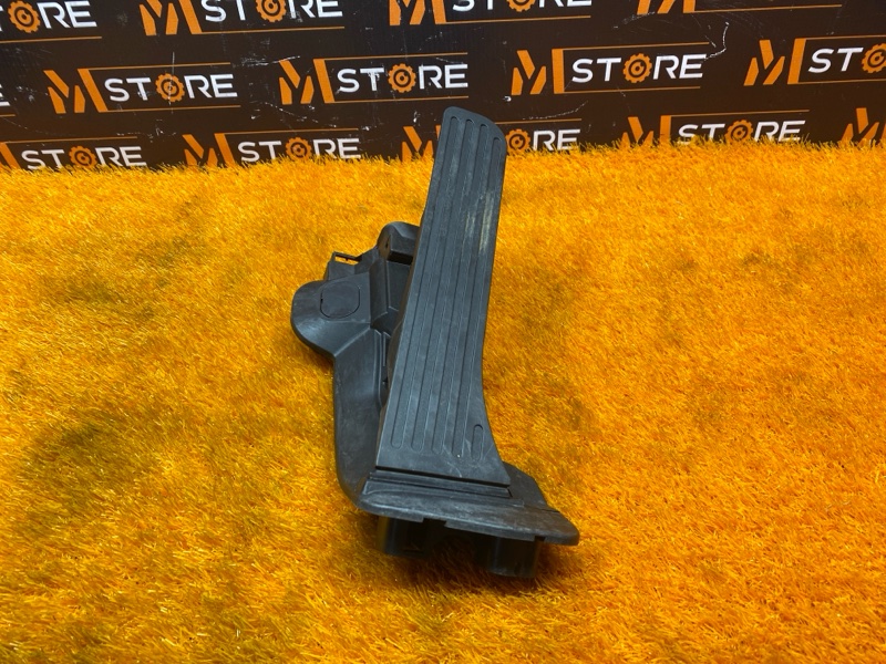 педаль газа, 1000 рублей, Красноярск