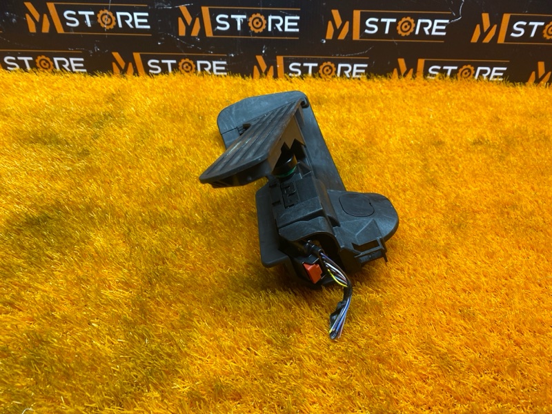 педаль газа, 1000 рублей, Красноярск