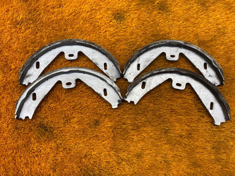 Колодки ручника, 1000 рублей, Красноярск