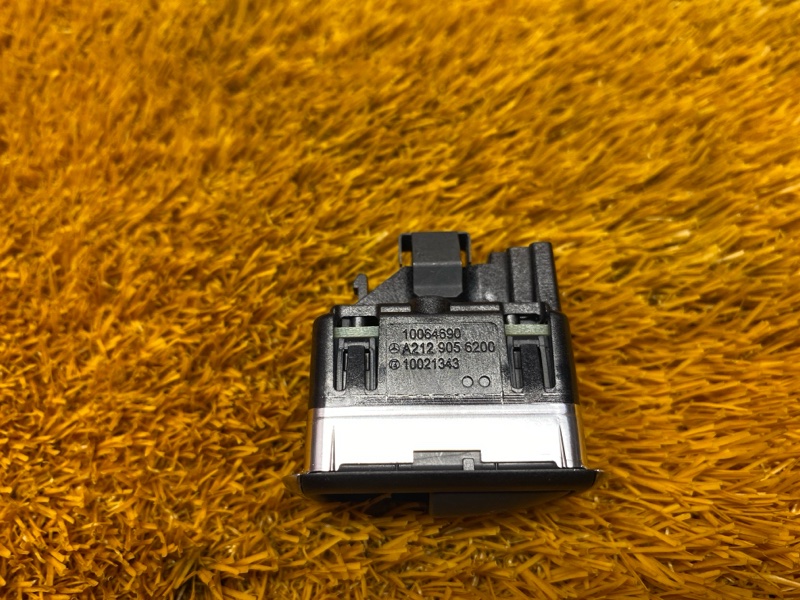 Кнопка открывания багажника, 350 рублей, Красноярск