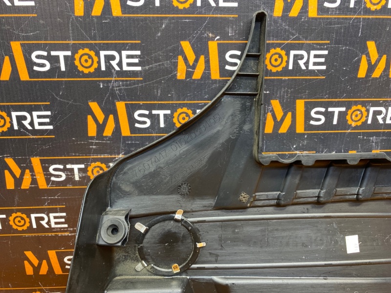 крышка двигателя, 1000 рублей, Красноярск