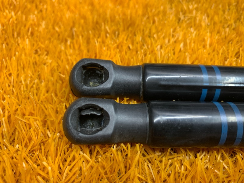 амортизатор капота, 900 рублей, Красноярск