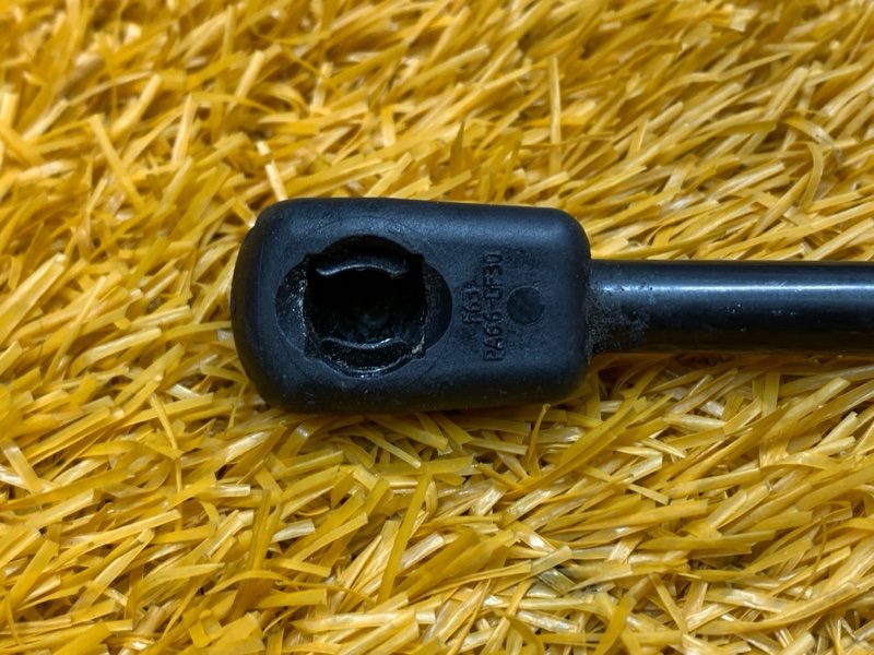 амортизатор капота, 500 рублей, Красноярск