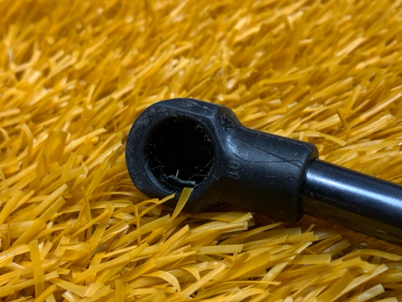 Амортизатор пола багажника, 640 рублей, Красноярск