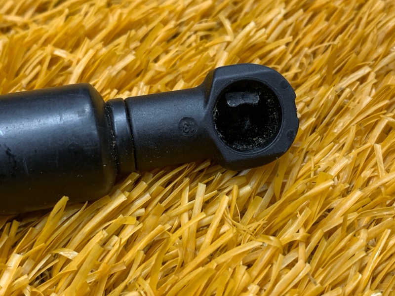 Амортизатор стекла багажника, 500 рублей, Красноярск