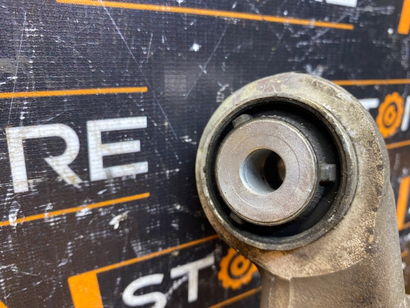 кулак поворотный, 2000 рублей, Красноярск