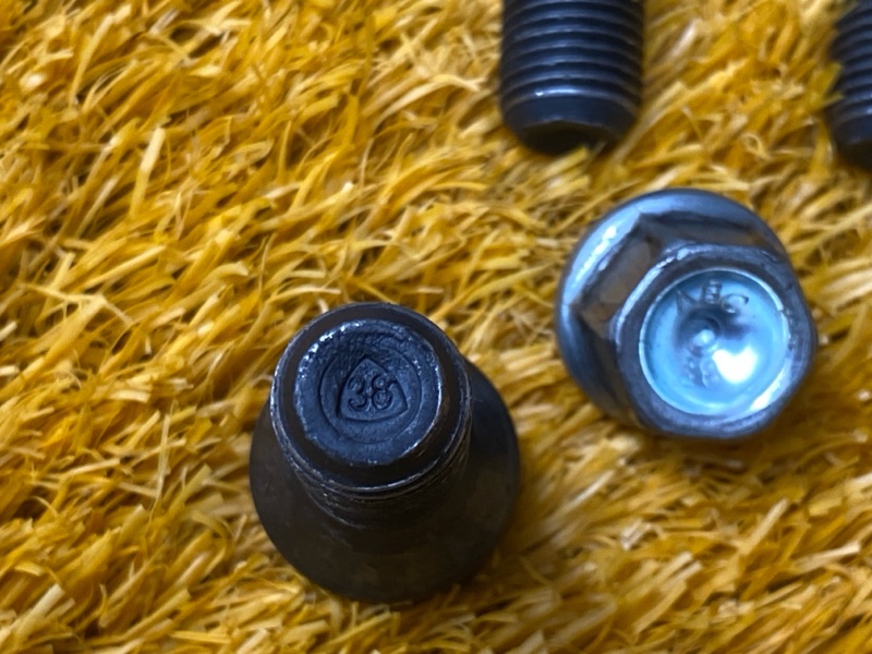 болт колесный(секретка), 2000 рублей, Красноярск