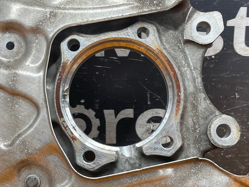 кулак поворотный, 2000 рублей, Красноярск