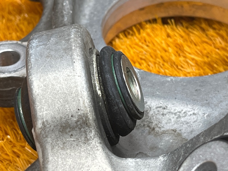 кулак поворотный, 2000 рублей, Красноярск