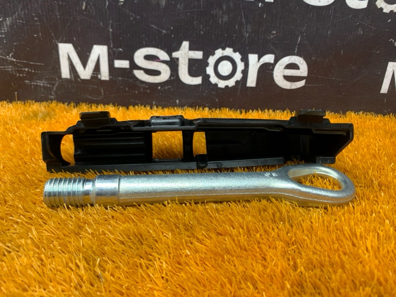 Крюк буксировочный, 1800 рублей, Красноярск