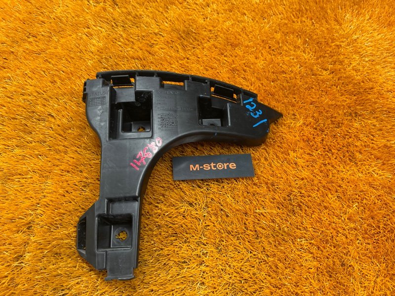 крепление бампера, 500 рублей, Красноярск