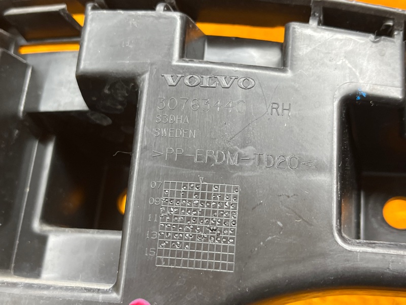 крепление бампера, 500 рублей, Красноярск