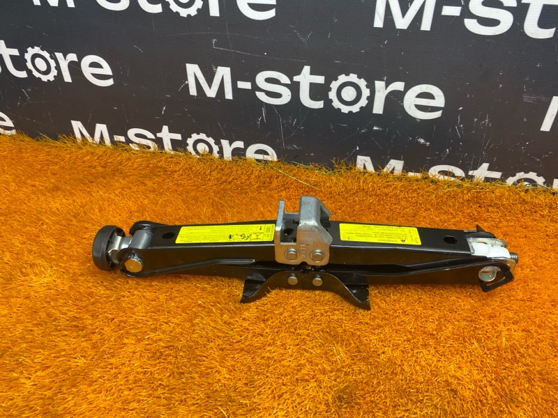 домкрат, 2000 рублей, Красноярск