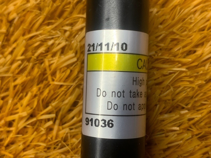 амортизатор капота, 1500 рублей, Красноярск